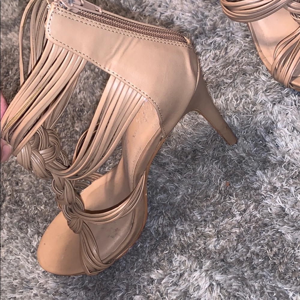 Tan Heels. - Picture 4 of 4